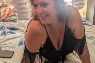 DDD MILF and DD TS duo here to... - Image 3