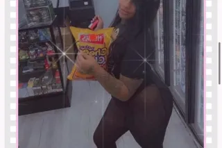 only in town for one more nigh... - Image 4